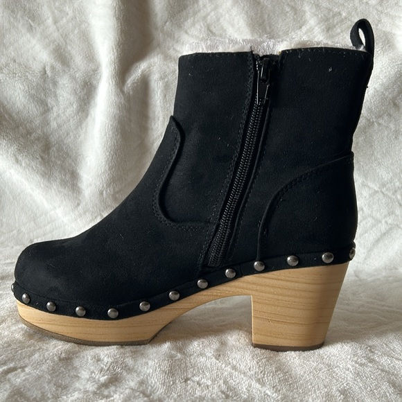 Madden Girl Women's Svet Clog Booties - Picture 8 of 9